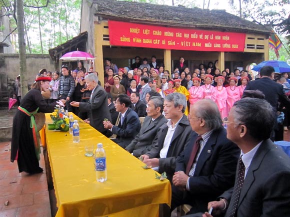 30[-]NĂM[-]VACNE:[-]Vinh[-]danh[-]Cây[-]Di[-]sản[-]Việt[-]Nam[-]tại[-]Hà[-]Nội,[-]Thừa[-]Thiên[-]-[-]Huế,[-]Hải[-]Dương,[-]Hải[-]Phòng,[-]Cao[-]Bằng,[-]Phú[-]Thọ,[-]Hòa[-]Bình,[-]Bắc[-]Ninh,[-]Vĩnh[-]Phúc,[-]Nghệ[-]An[-]